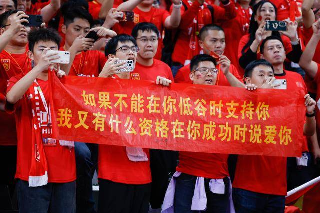 记者：姆巴佩对一切漠不关心，如果是C罗会努力争取参加国家德比